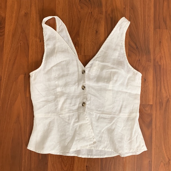 H&M Tops - H&M White tank top❤️